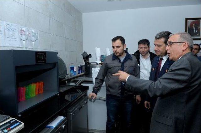 Vali Çelik, Eskişehir Paşabahçe Fabrikası’nı Ziyaret Etti