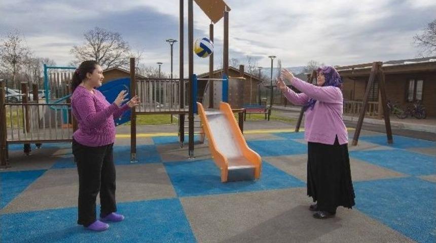 Engellilerin &ldquo;bizim Bah&ccedil;e&rdquo;de Tatil Keyfi