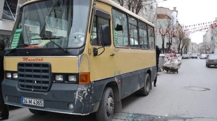 Gaziosmanpaşa&rsquo;da Silahlı &Ccedil;atışma: 2 Yaralı