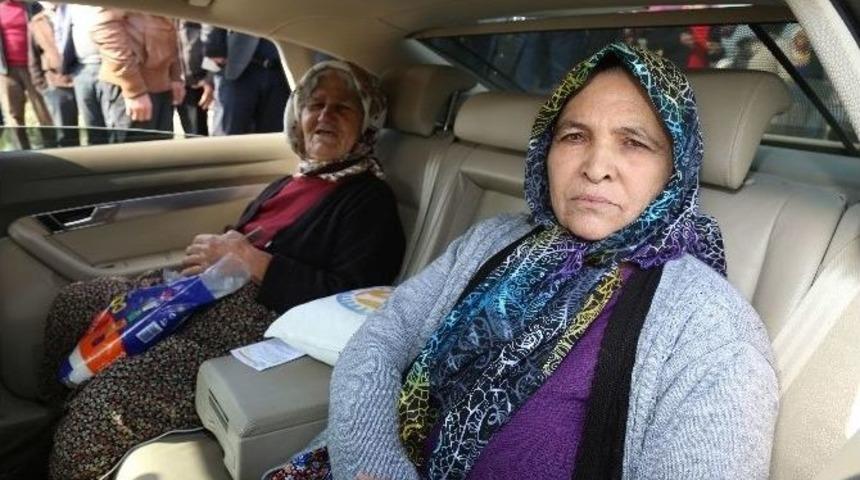 Mezitlili Kadınlar, Başkan Tarhan&rsquo;ın Makam Aracına Bindi