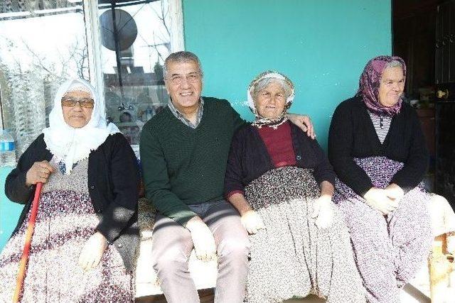 Mezitlili Kadınlar, Başkan Tarhan’ın Makam Aracına Bindi