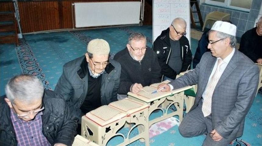 80&rsquo;lik Dedeler Torunlarına &Ouml;rnek Oluyor