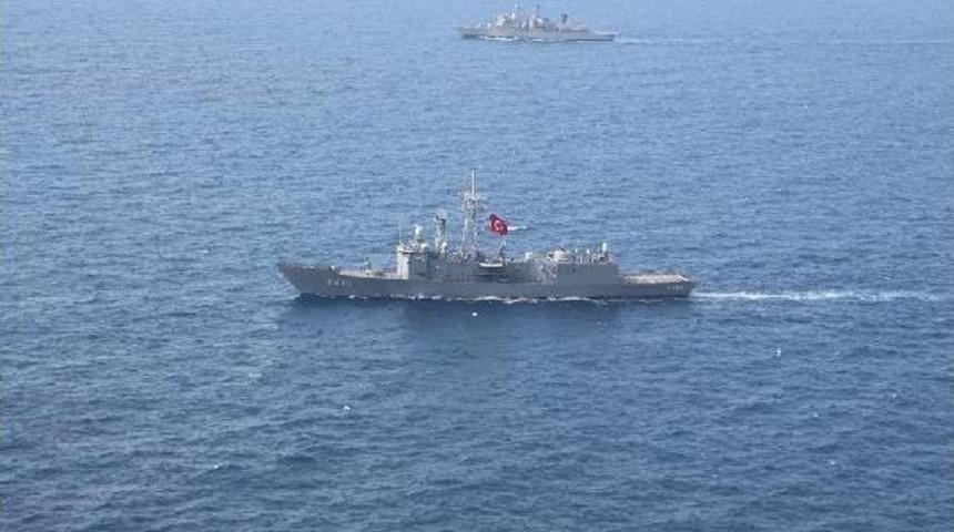 Tcg Gaziantep Ve Hs Navarınon Ege Denizi'nde Bu Kez 'odak Harekatı' I&ccedil;in Yan Yana Geldi