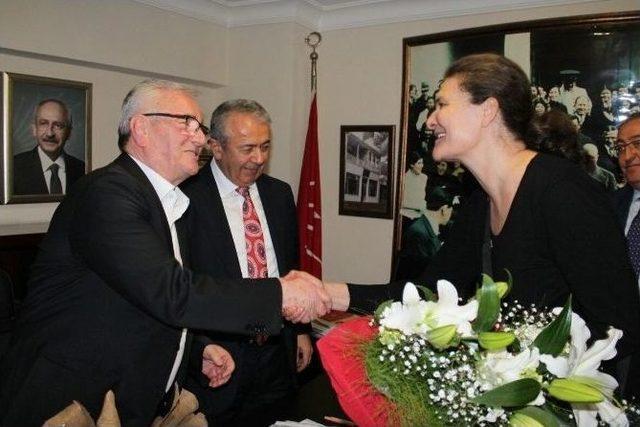 Sefa Sirmen Tahliye Oldu, Coşkuyla Karşılandı 2