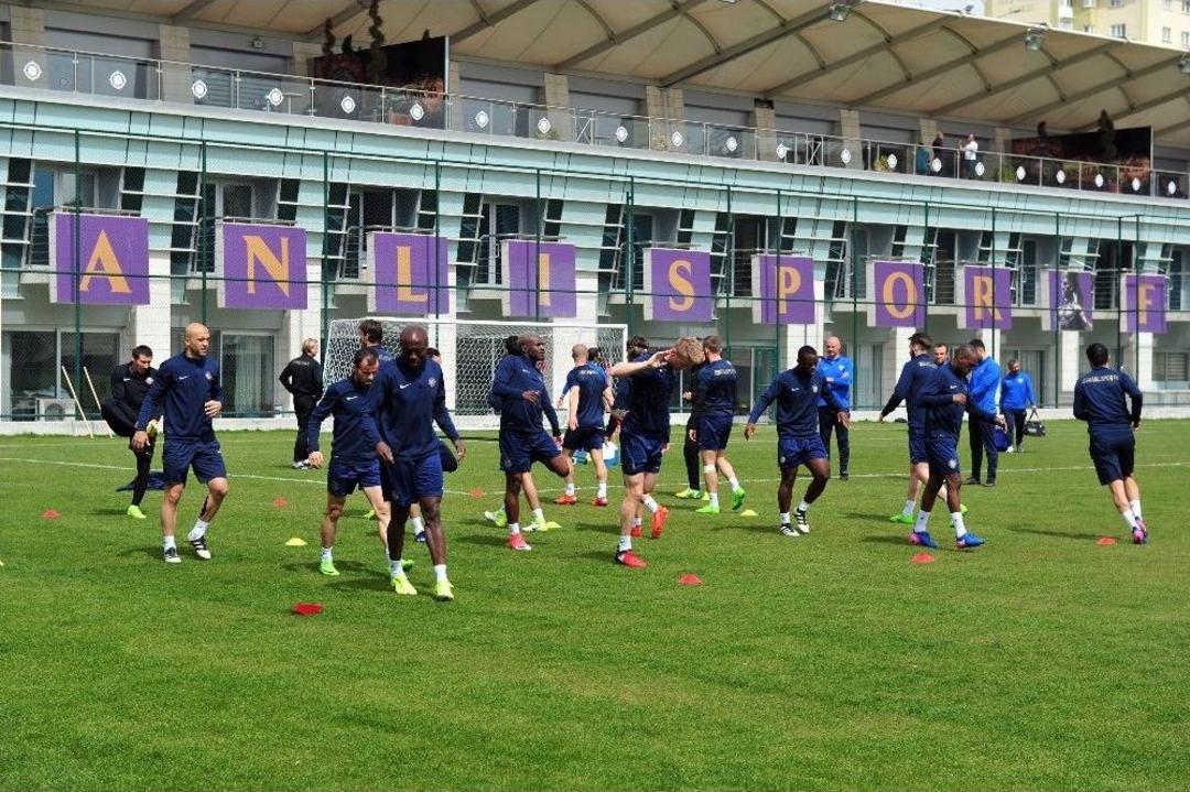 Hamza Hamzaoğlu: "inşallah Kayserispor Ma&ccedil;ında Daha İyi Bir G&ouml;r&uuml;nt&uuml; Vereceğiz"