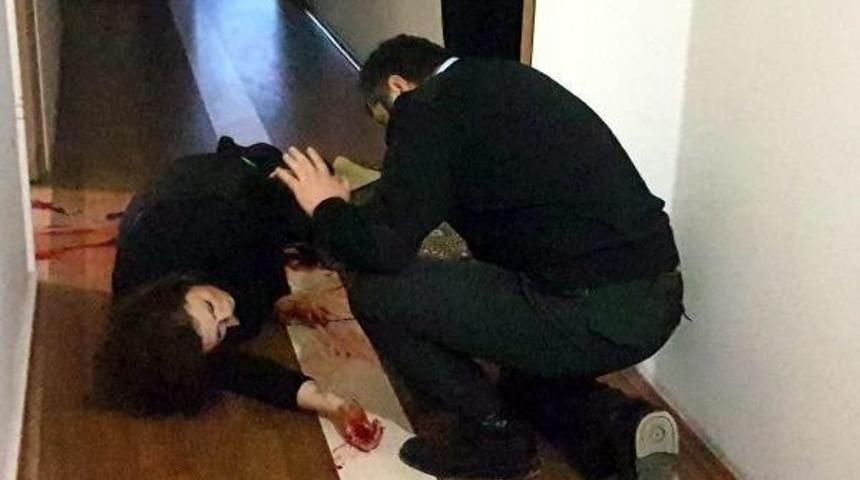 Eski Erkek Arkadaşı Tarafından Bı&ccedil;aklandı