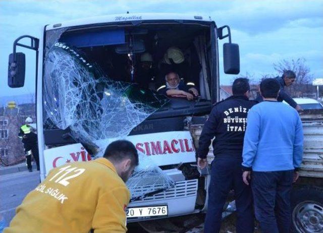 Zincirleme Kazada 25 Kişi Yaralandı 2