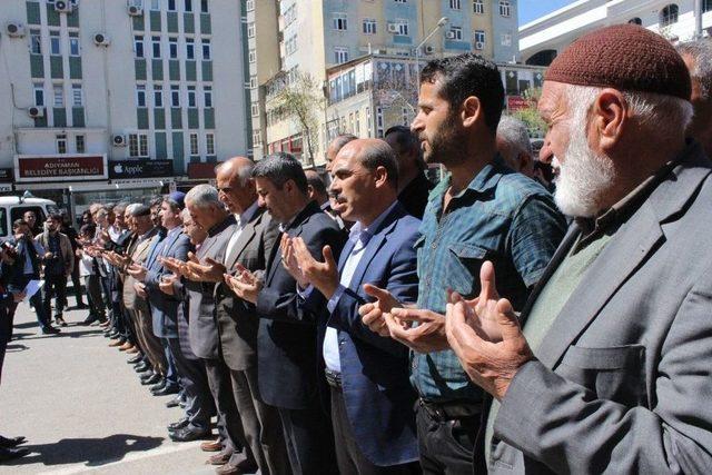 Suriye’deki Kimyasal Saldırı Protesto Edildi