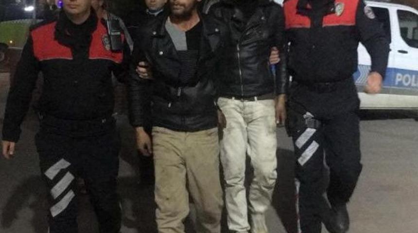 Otob&uuml;slerden Motor Par&ccedil;aları &Ccedil;alan Hırsızlar Yakalandı