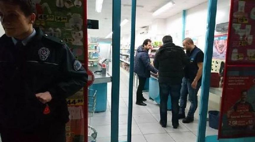 Soyguncu Kasada Para Bulamayınca K&uuml;fredip Ka&ccedil;tı