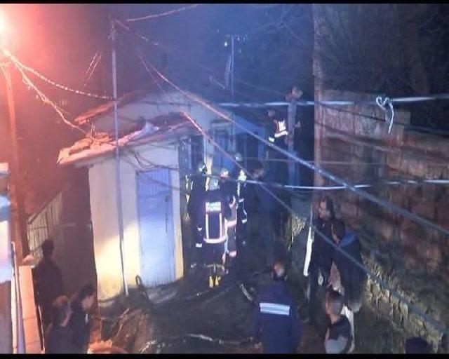 Ey&uuml;p te Korkutan Gecekondu Yangını 2