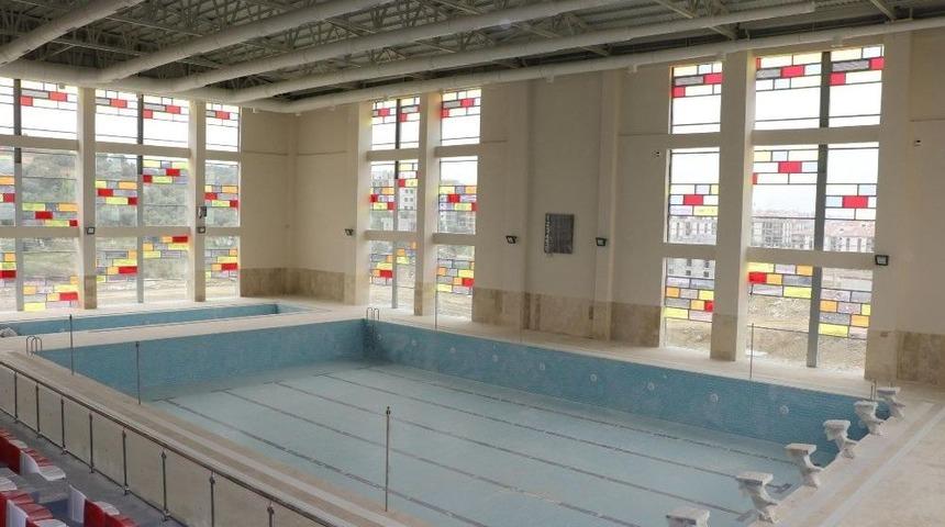 Gen&ccedil;liğin Projesinde Hummalı &Ccedil;alışma