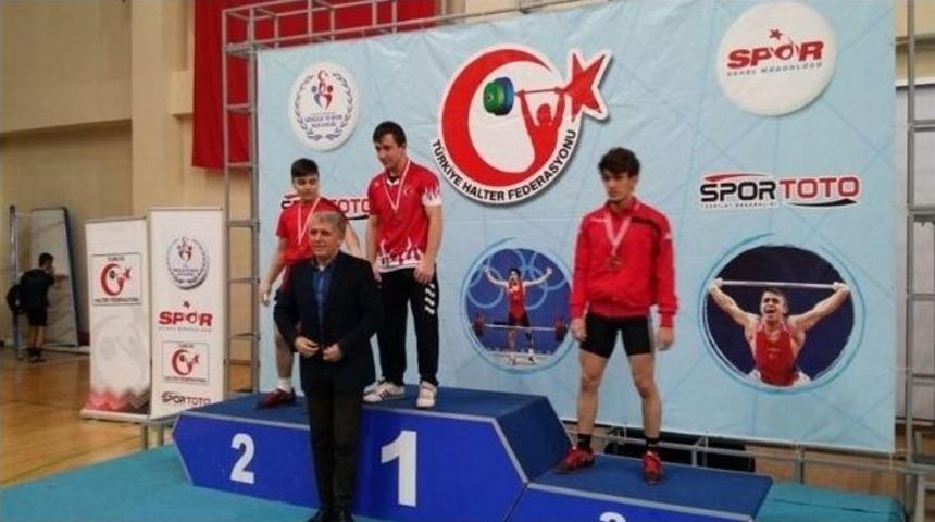 Halter De T&uuml;rkiye &Uuml;&ccedil;&uuml;nc&uuml;l&uuml;ğ&uuml;