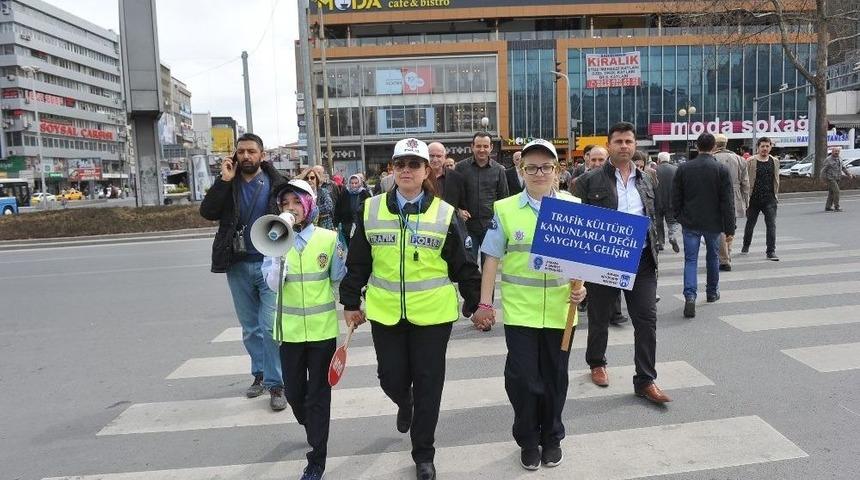 &Ccedil;ocuk Trafik Polislerinden Trafik Denetimi