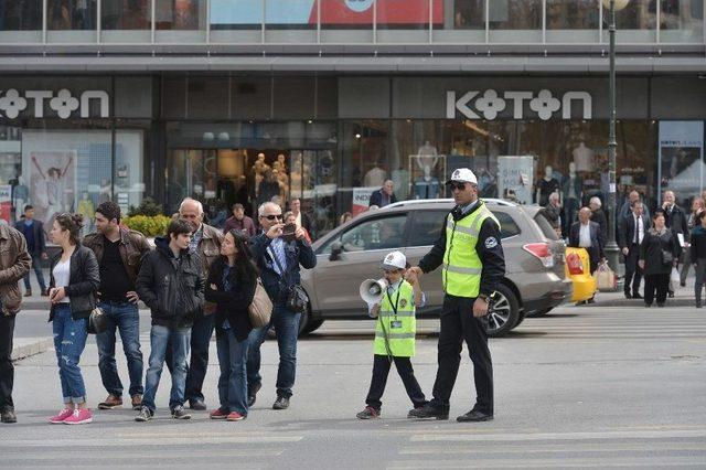 Çocuk Trafik Polislerinden Trafik Denetimi