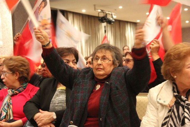 Chp Lideri Kılıçdaroğlu, Kadınlarla Bir Araya Geldi