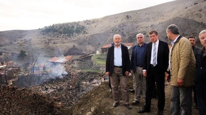 Rekt&ouml;r Ayrancı, Yangınzedelerin &Uuml;z&uuml;nt&uuml;s&uuml;ne Ortak Oldu