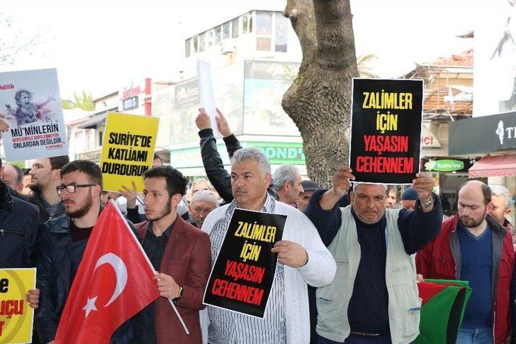 İdlib’teki Saldırıda Ölenler İçin Giyabi Cenaze Namazı Kılındı G2