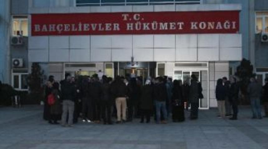 Yeni &Ccedil;ipli Kimlik Kartı İ&ccedil;in Geceden Sıraya Girdiler