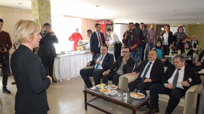 D&uuml;zce&rsquo;de Avukatlar G&uuml;n&uuml; Kutlandı