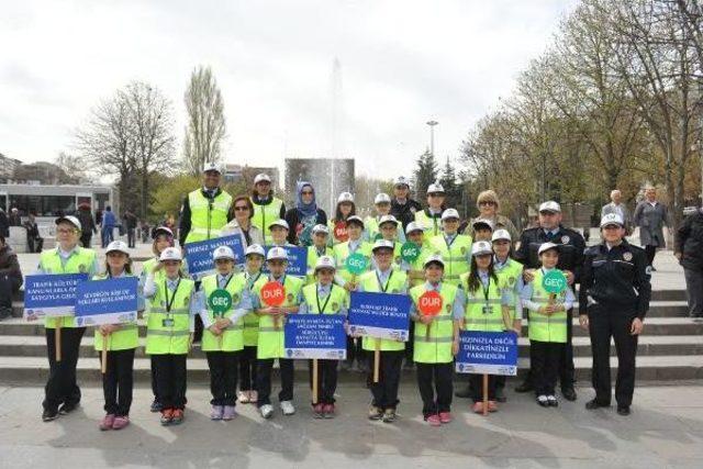 Çocuk Trafik Polislerinden Trafik Denetimi