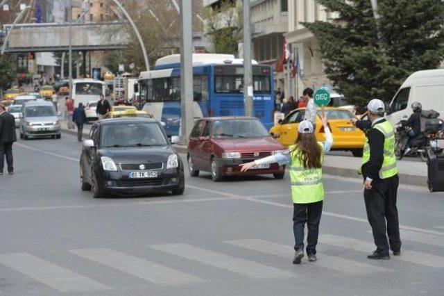 Çocuk Trafik Polislerinden Trafik Denetimi