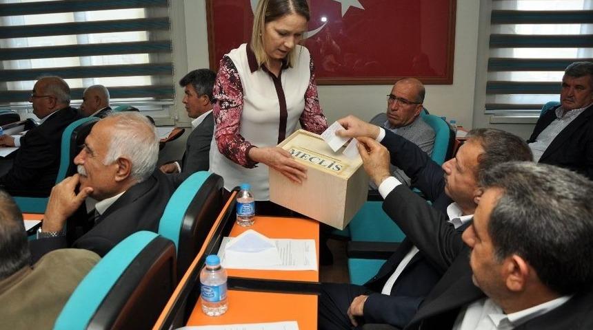 Toroslar Belediye Meclisi Komisyon &Uuml;yelerini Se&ccedil;ti