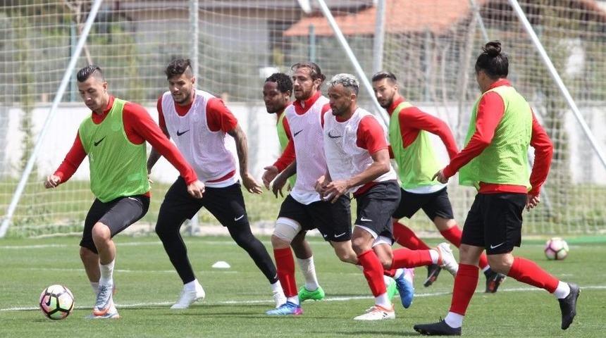 Antalyaspor&rsquo;da Neşeli Antrenman