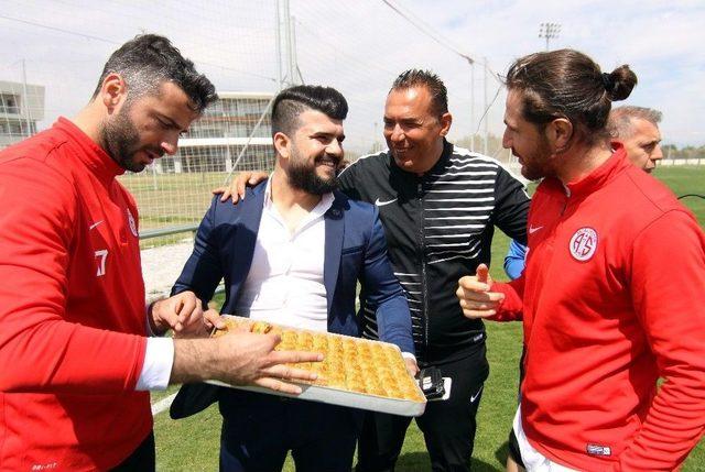 Antalyaspor’da Neşeli Antrenman