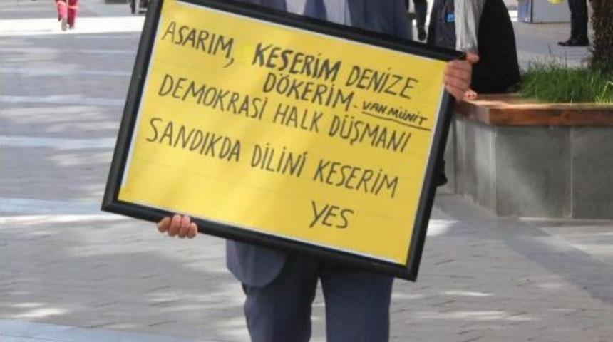 'denize D&ouml;kerim' S&ouml;z&uuml;n&uuml; Protesto I&ccedil;in 'dil Kesme' Eylemi