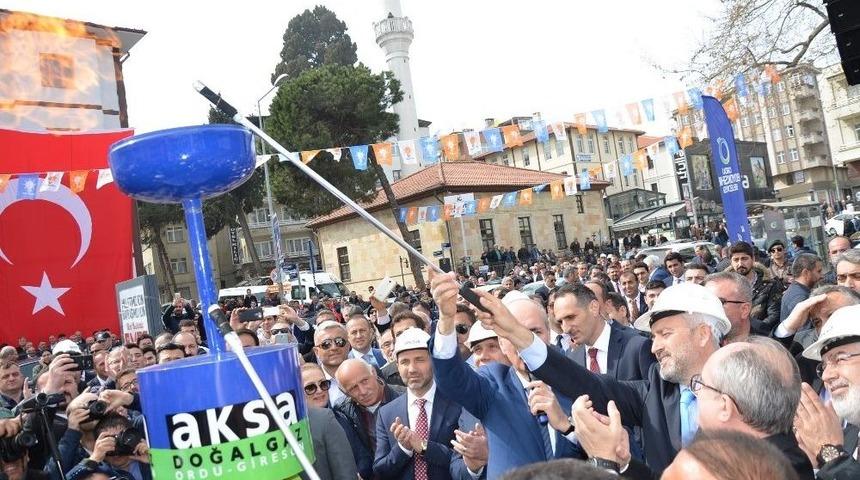 Kurtulmuş, &Uuml;nye&rsquo;nin Doğalgaz Ateşini Yaktı