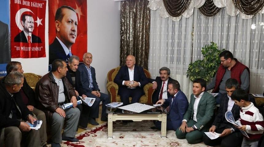 Başkan Sekmen Ev Toplantılarında Yeni H&uuml;k&uuml;met Sistemi&rsquo;ni Anlatıyor