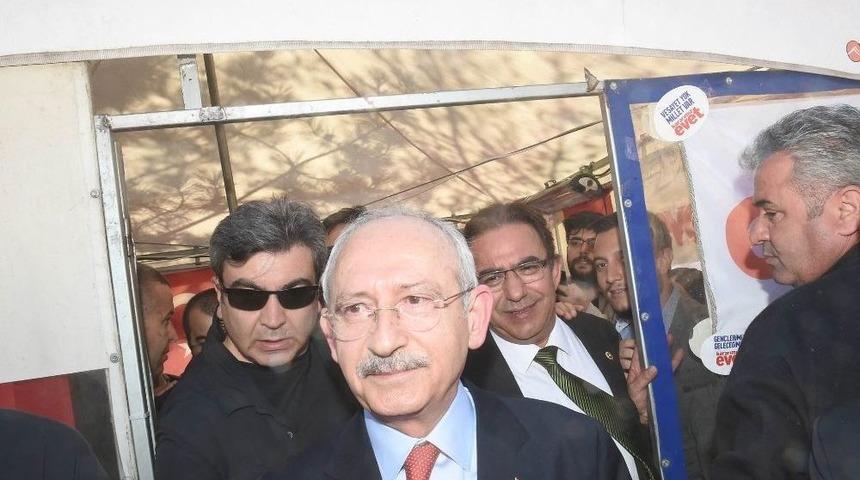 Kılı&ccedil;daroğlu &rsquo;evet&rsquo; &Ccedil;adırını Ziyaret Etti