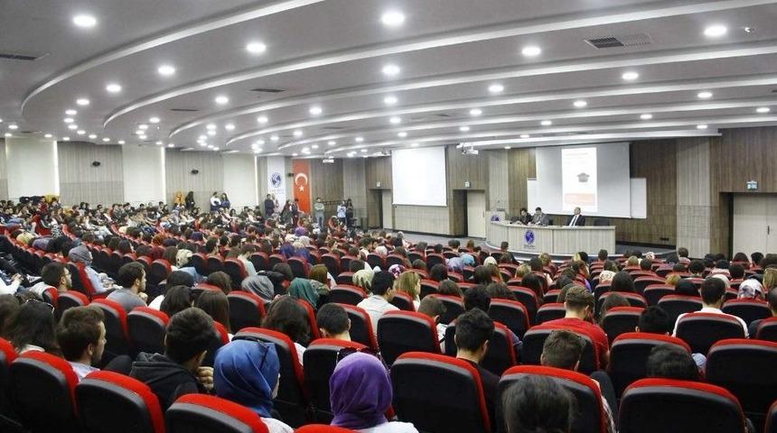 &lsquo;kamp&uuml;sten Geleceğe Bakış&rsquo; Başlıklı Panel D&uuml;zenlendi