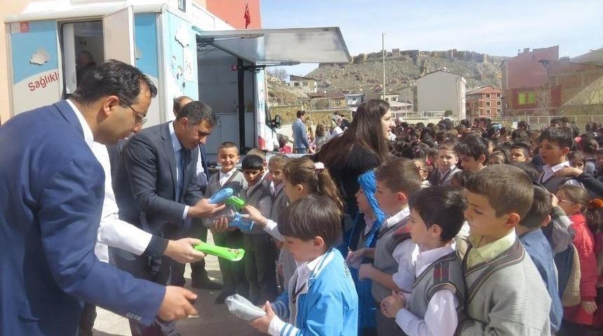 Bayburt&rsquo;ta "sağlıklı Dişler Sağlıklı Nesiller" Etkinliği