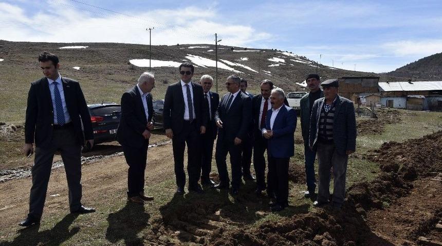 Yeşilpınar Futbol Sahasında &Ccedil;alışmalar Başladı