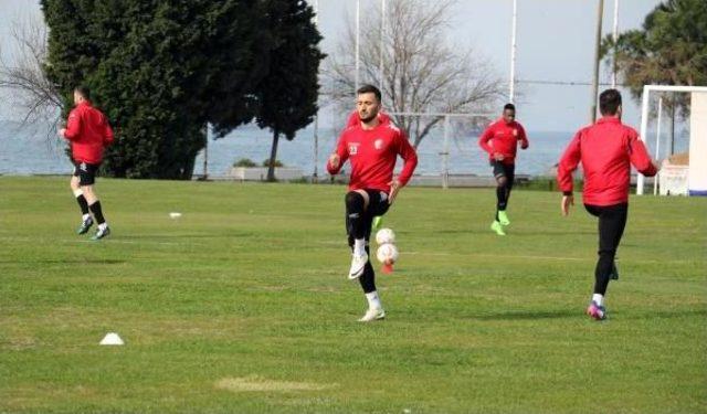 Samsunspor Teknik Direktörü Özköylü: Puanla Dönmek Istiyoruz