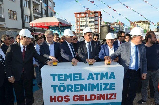 Yeşilyurt Belediyesi Engelsiz Park Alanına Mahalle Camisi Temeli Atıldı