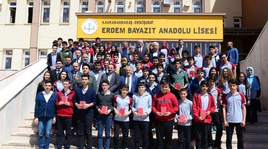 Mah&ccedil;i&ccedil;ek: "makamlar Gelir, Gider. Kalıcı Olan Arkanızdan Dua Bırakmaktır"