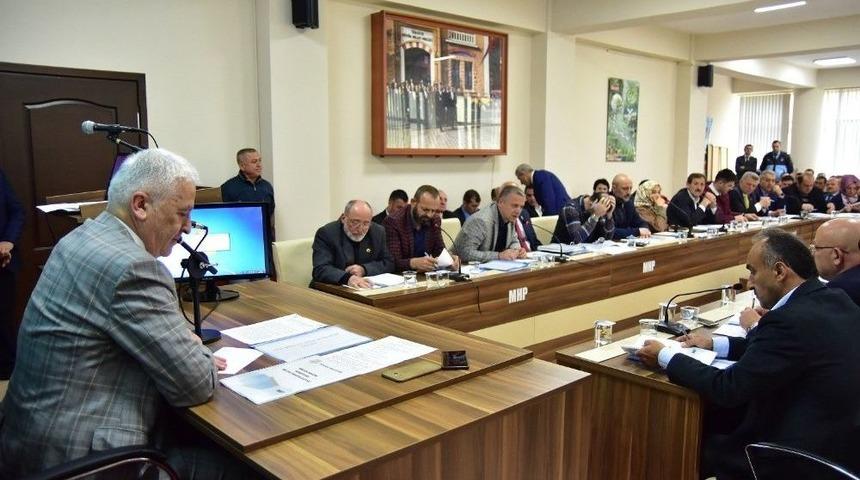 Se&ccedil;ilemeyince Salonu Terk Ettiler