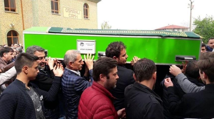 Kalp Krizi Ge&ccedil;iren Gen&ccedil; &Ouml;ğretmen Toprağa Verildi