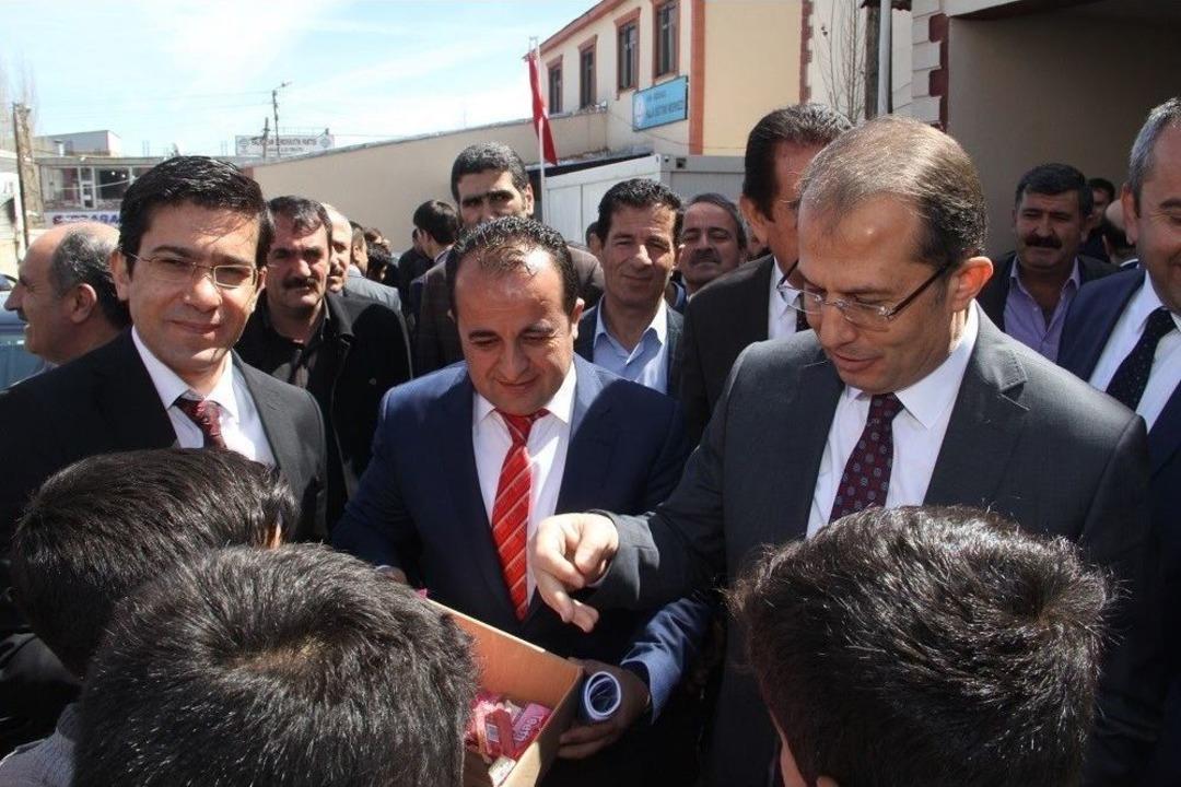 Vali İbrahim Taşyapan Başkale İl&ccedil;esinde