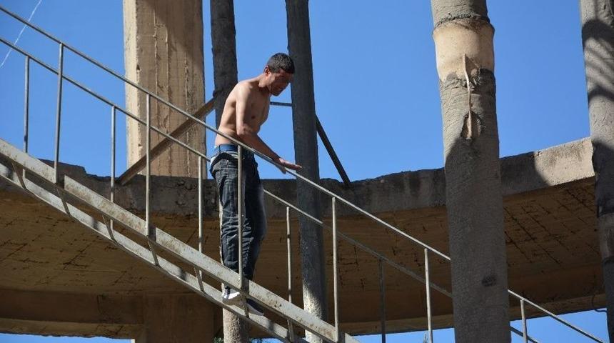 İntihara Kalkışan Genci Belediye Başkan Yardımcısı İkna Etti