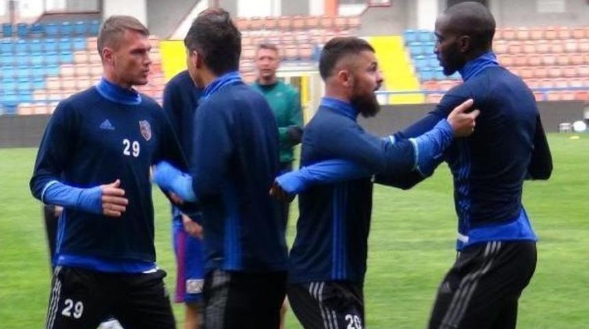 Kardemir Karab&uuml;kspor Antrenmanında Gerginlik