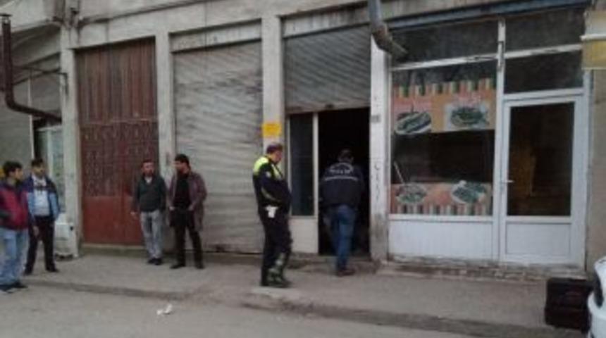 Gen&ccedil;lerin Tartışmasında Kan Aktı: 1 Yaralı