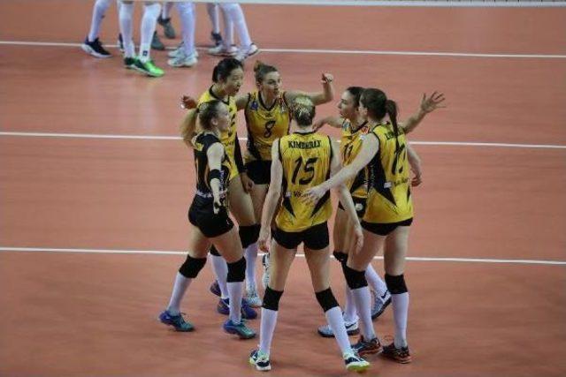 Vakıfbank: 3 - Volero Zürich: 1