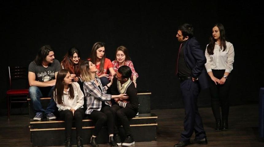 Aydınlı Sanatseverler &lsquo;artiz Mektebi&rsquo; Oyunuyla Buluştu