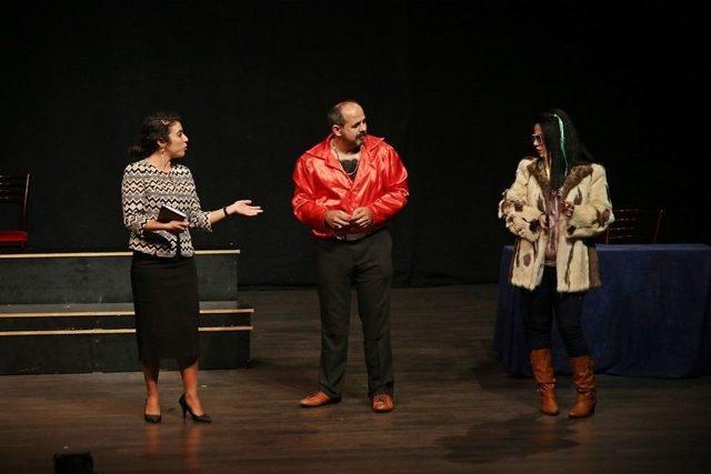 Aydınlı Sanatseverler &lsquo;artiz Mektebi&rsquo; Oyunuyla Buluştu 2