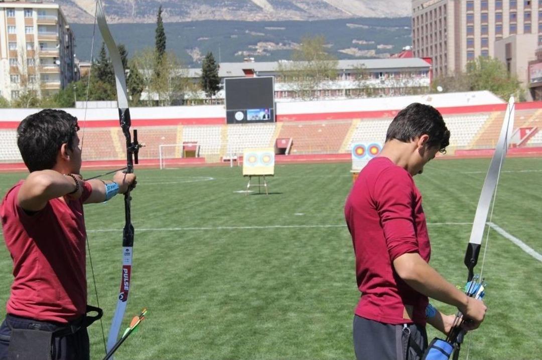 &Ouml;ğrenciler Hedefi 12&rsquo;den Vurmak İ&ccedil;in Yarıştı