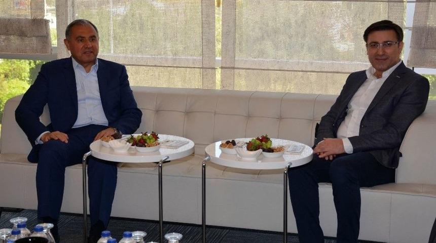 Milletvekili K&uuml;&ccedil;&uuml;kcan, &Uuml;lke Ekonomisine Değer Kazandıran Sanayicilerin Yanında